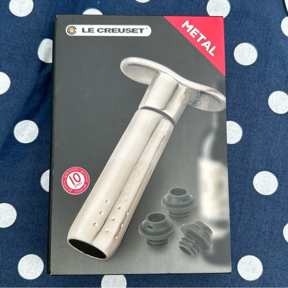 SCREWPULL LE CREUSET WINE SEALER SYSTEM Metal 3 Stoppers Included Preserves Wine